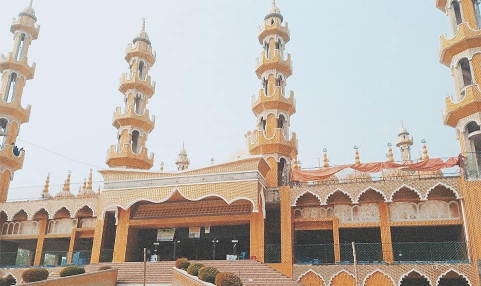 ২০১ গম্বুজ মসজিদ